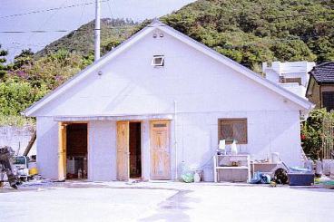 男女別温水シャワートイレ、更衣室の写真